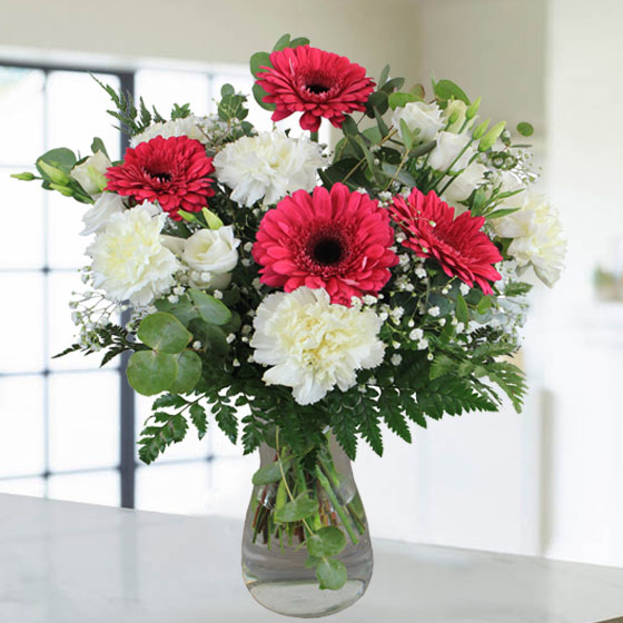 Ramo de flores de claveles y gerberas